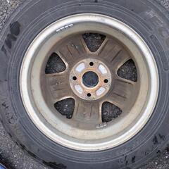 車のパーツの画像