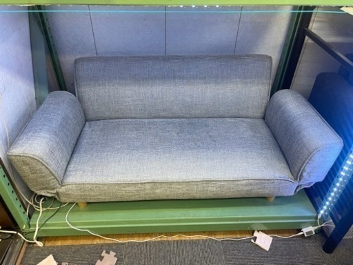 【リサイクルサービス八光】幅143㎝　グレー　2人掛けリクライニングソファベッド　クッション付き