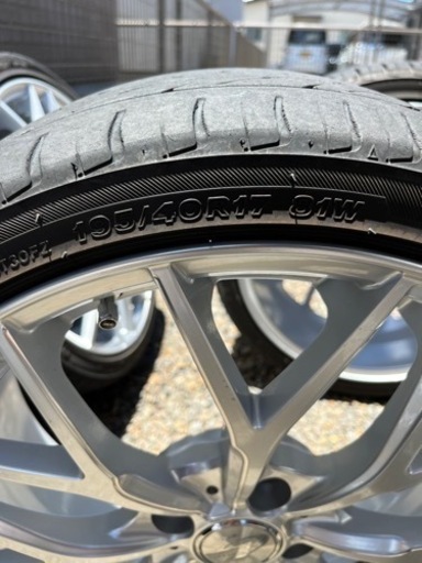 車のパーツ タイヤ、ホイール