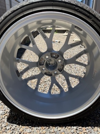 車のパーツ タイヤ、ホイール