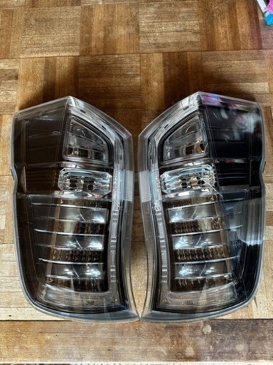 rk5ステップワゴンスパーダ後期純正テール