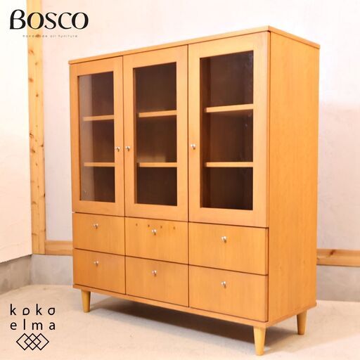 アクタス取り扱いの朝日木材加工のブランドBOSCO(ボスコ)のキャビネットです。オイル仕上げのナチュラルな飾り棚。ブックシェルフやキッチンボードなどにも。北欧風やカフェ系のインテリアに！