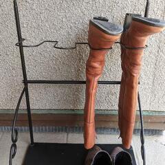 ブーツ用スチールラックの画像