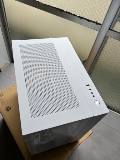 美品 PCケース ゲーミング ホワイト 白い 自作　PC