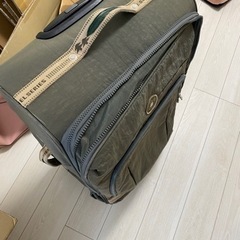 スーツケース