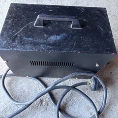 レアな一品！！
200Vを100／115Vへ変換する機械の画像