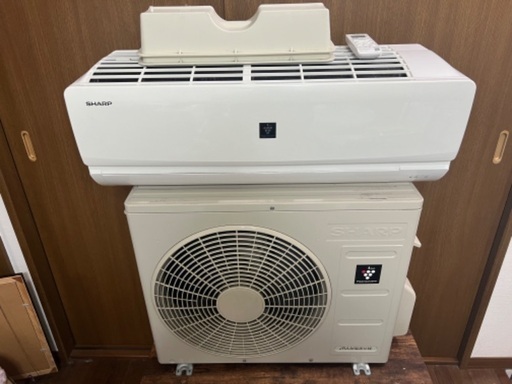 SHARP エアコン　AY-N22DM　2022年製　6〜8畳用。