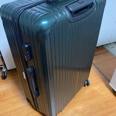 大型スーツケースの画像