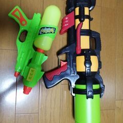 ★浮き輪×２、ビーチボール、空気入れ、水鉄砲×２、ビーチサンダル、花火★の画像