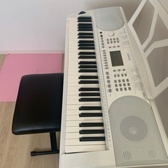 キーボード　楽器 鍵盤楽器、ピアノの画像