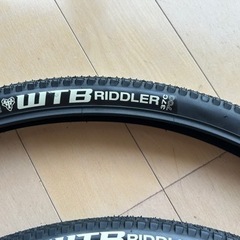 自転車のタイヤ4本　700cのサイズの画像