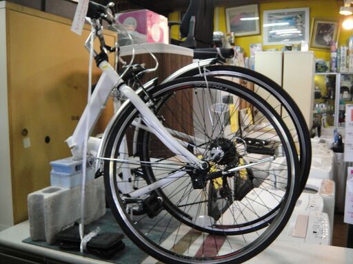 セール中につき、通常特価27,478円より半額の13,739円!　折りたたみ自転車　28インチ　6段切替　美品！　無印商品かどうかは不明です。