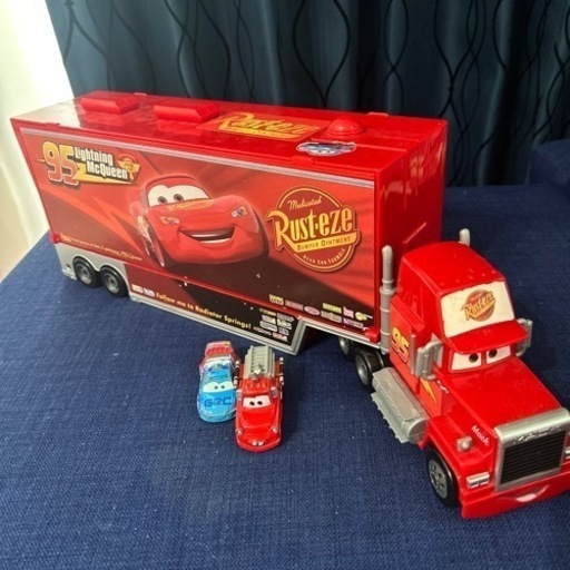 カーズ　大きなマックとカーズトミカ25台