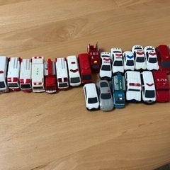 ポケットトミカ　パトカー救急車等