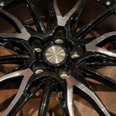 車のパーツ タイヤ、ホイールの画像