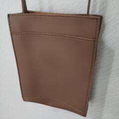 3COINS (スリーコインズ) スクエアショルダーバッグ  ポシェット 合皮縦型の画像