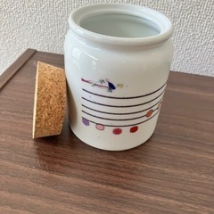 生活雑貨 家庭用品 小鳥の入れ物の画像