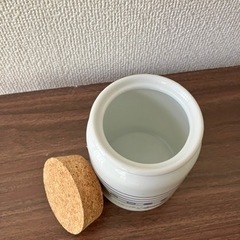 生活雑貨 家庭用品 小鳥の入れ物の画像