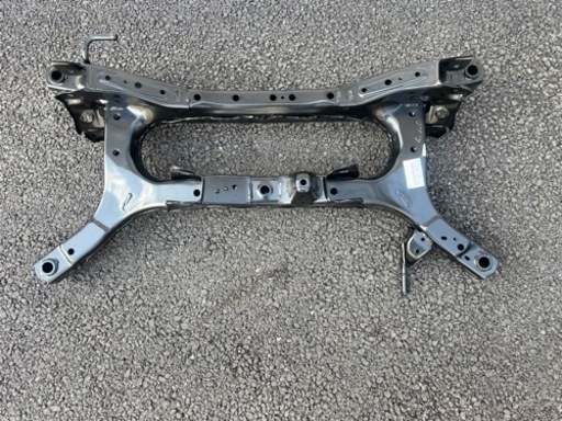 プリウス zvw50 リヤサスペンション クロスメンバー 51206-47012 新品