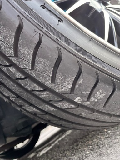 車のパーツ タイヤ、ホイール
