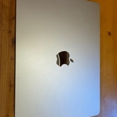 MacBook Air 13.6㌅ MLY23J/A