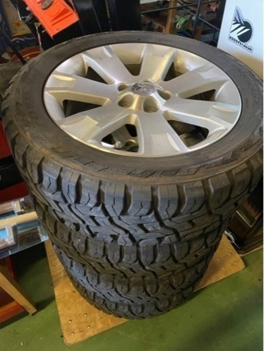 車のパーツ タイヤ、ホイール