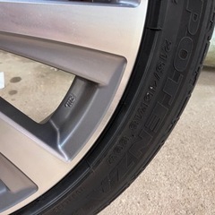 車のパーツ タイヤ、ホイールの画像