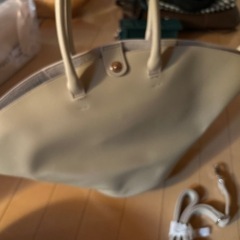 美品　オシャレなバッグ　ベージュ　
