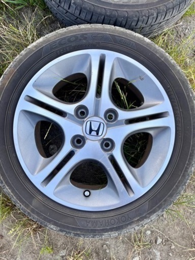 車のパーツ タイヤ、ホイール