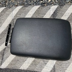 お取引完了【中古】レガシィBP、BL前期 センターコンソール肘置...