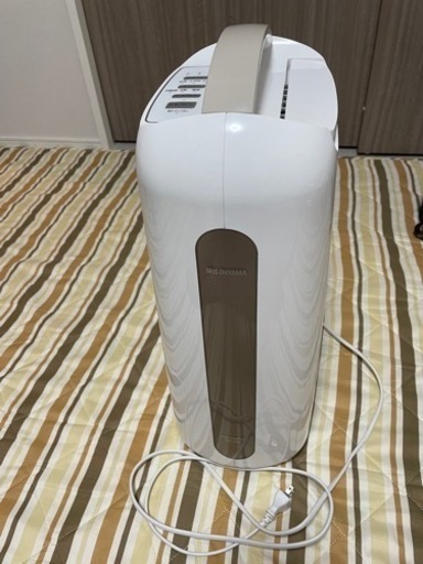 衣類乾燥除湿機アイリスオーヤマ　シャンパンゴールド KIJC-H652-N