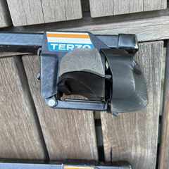 TERZO　ルーフベースキャリア　スキー、スノーボードキャリアセットの画像