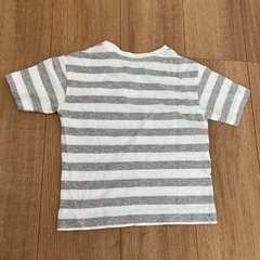 100円。子ども用Tシャツの画像