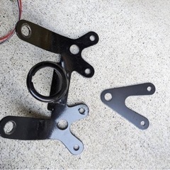 バイク用 スピードメーター タコメーター 取り付けステーのセットの画像