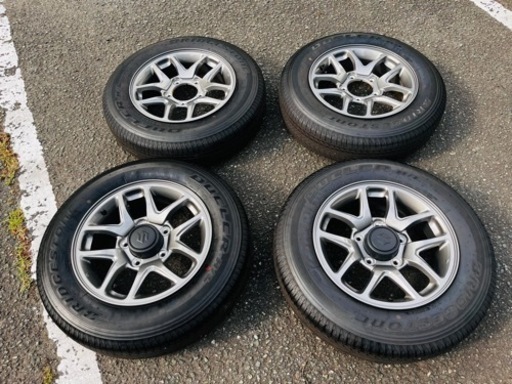 車のパーツ タイヤ、ホイール