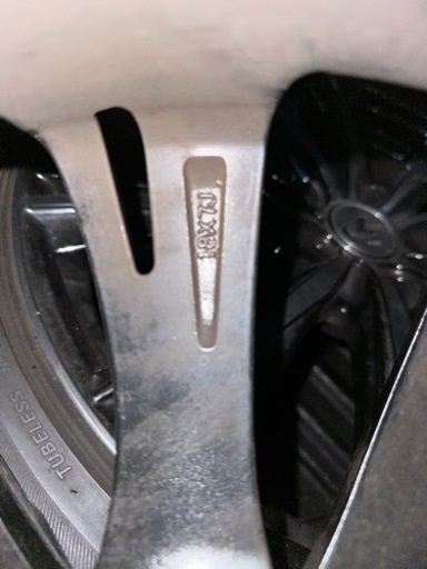 車のパーツ タイヤ、ホイール