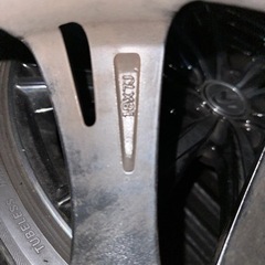 車のパーツ タイヤ、ホイール