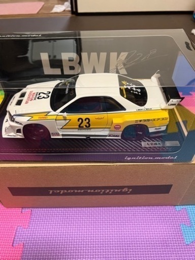 1/18 LB-ER34 SKYLINE White/Yellow