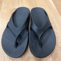 ウーフォス　サンダル　　新品　引き取り値下げ5280円