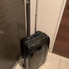 スーツケース