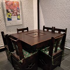「再値下げ❗️」アンティーク調 木製 机 & 椅子 6脚セットの画像