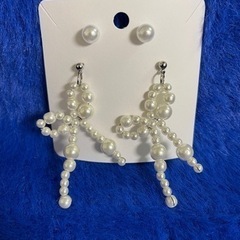 アクセサリー ピアス2点の画像