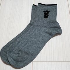【受付終了】アルマーニ・ARMANI男性用靴下/新品未使用「おしゃれは足元から」ちらっと見える、さりげないブランドロゴがおしゃれ！「この人素敵！」と思わせる小物使いでワンランク上の大人のおしゃれ感を演出！箱付き/紙袋付きの画像