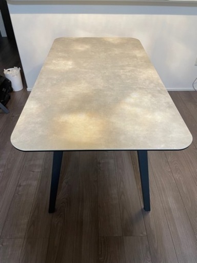 ダイニング　テーブル