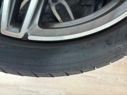 車のパーツ タイヤ、ホイール
