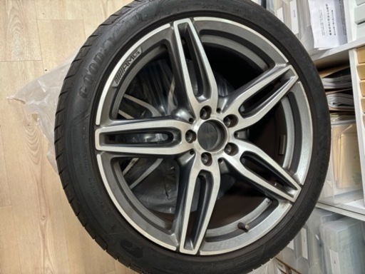 車のパーツ タイヤ、ホイール