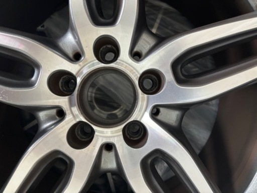 車のパーツ タイヤ、ホイール