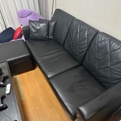 ３人掛けカウチソファ　オットマン付き　黒　皮　革の画像