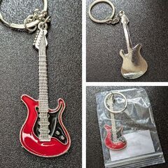 ギターキーホルダー（新品）レッドの画像