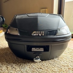 GIVIリアボックス　37リットル
